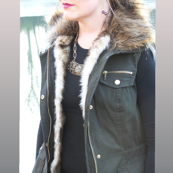 INC International Concepts Convertible Black Faux-Fur Vest, 3 in 1 Size XS - Picture 3 of 16